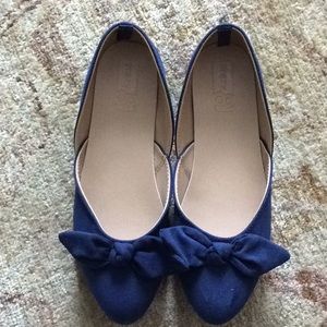Girls Blue ballet-style shoes, EUC, Crazy 8